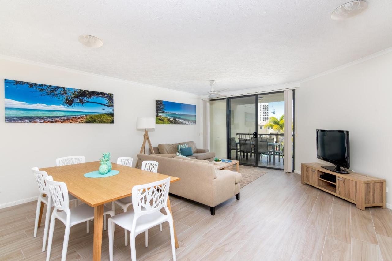 The Village Holiday Apartments At Burleigh Heads Gold Coast Eksteriør bilde