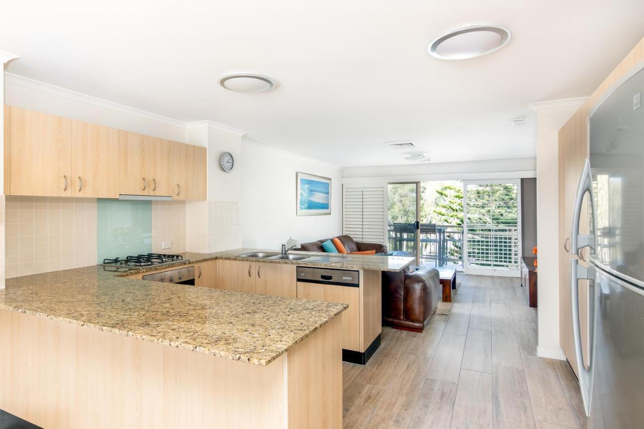 The Village Holiday Apartments At Burleigh Heads Gold Coast Eksteriør bilde