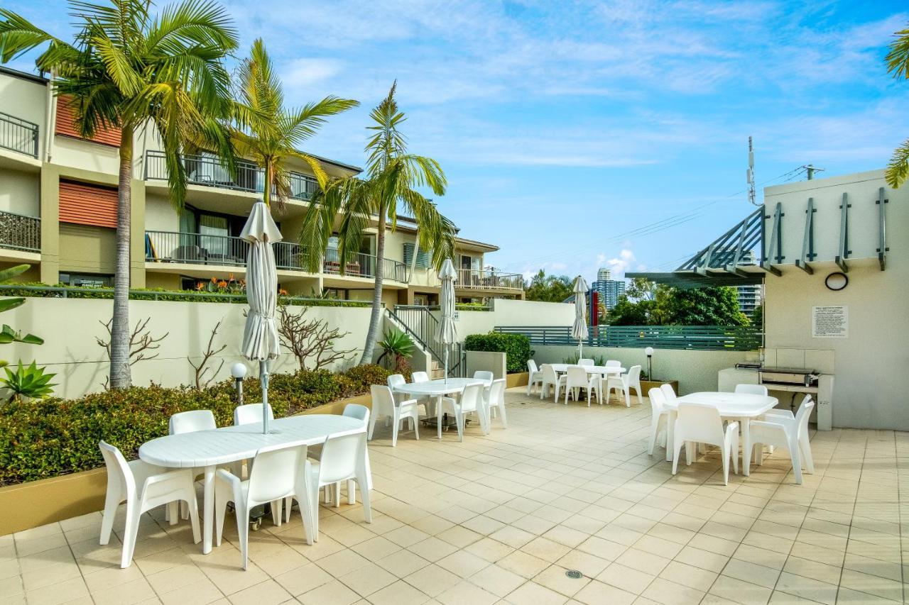 The Village Holiday Apartments At Burleigh Heads Gold Coast Eksteriør bilde