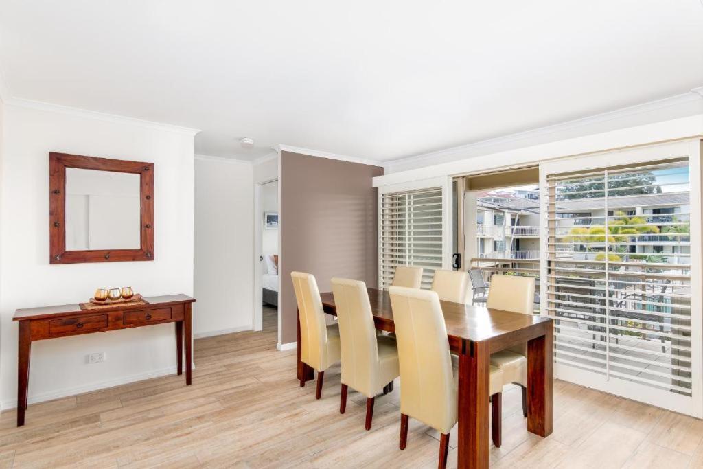 The Village Holiday Apartments At Burleigh Heads Gold Coast Eksteriør bilde