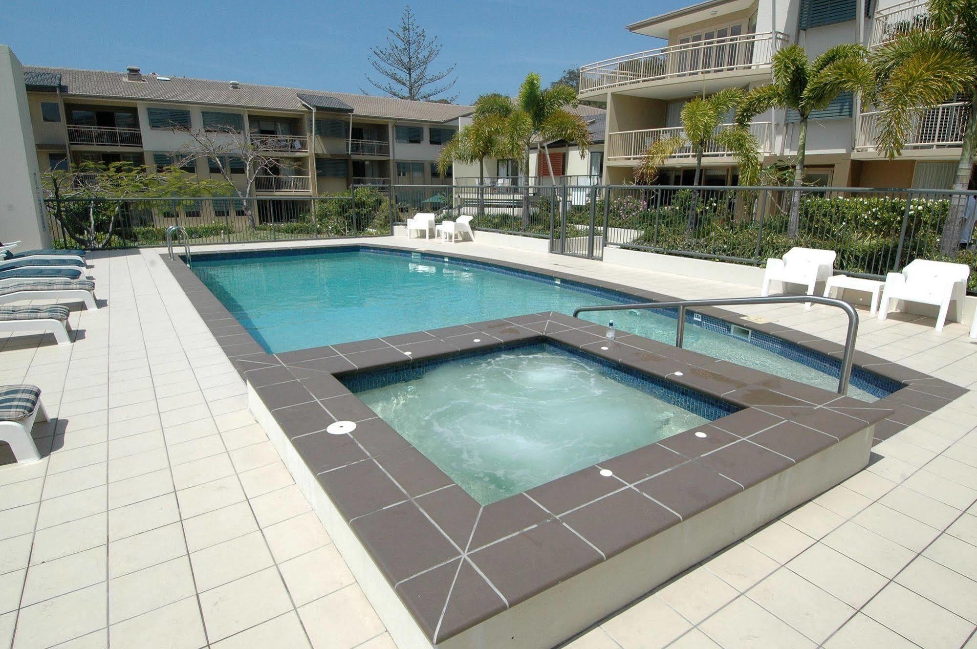 The Village Holiday Apartments At Burleigh Heads Gold Coast Eksteriør bilde